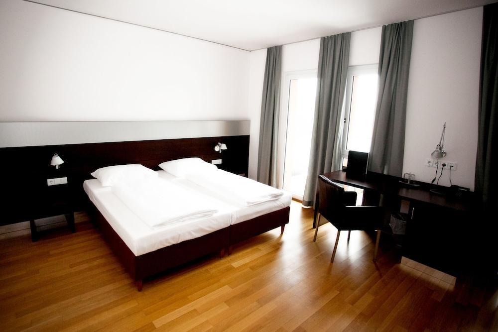 Schwarzer Baer Linz
