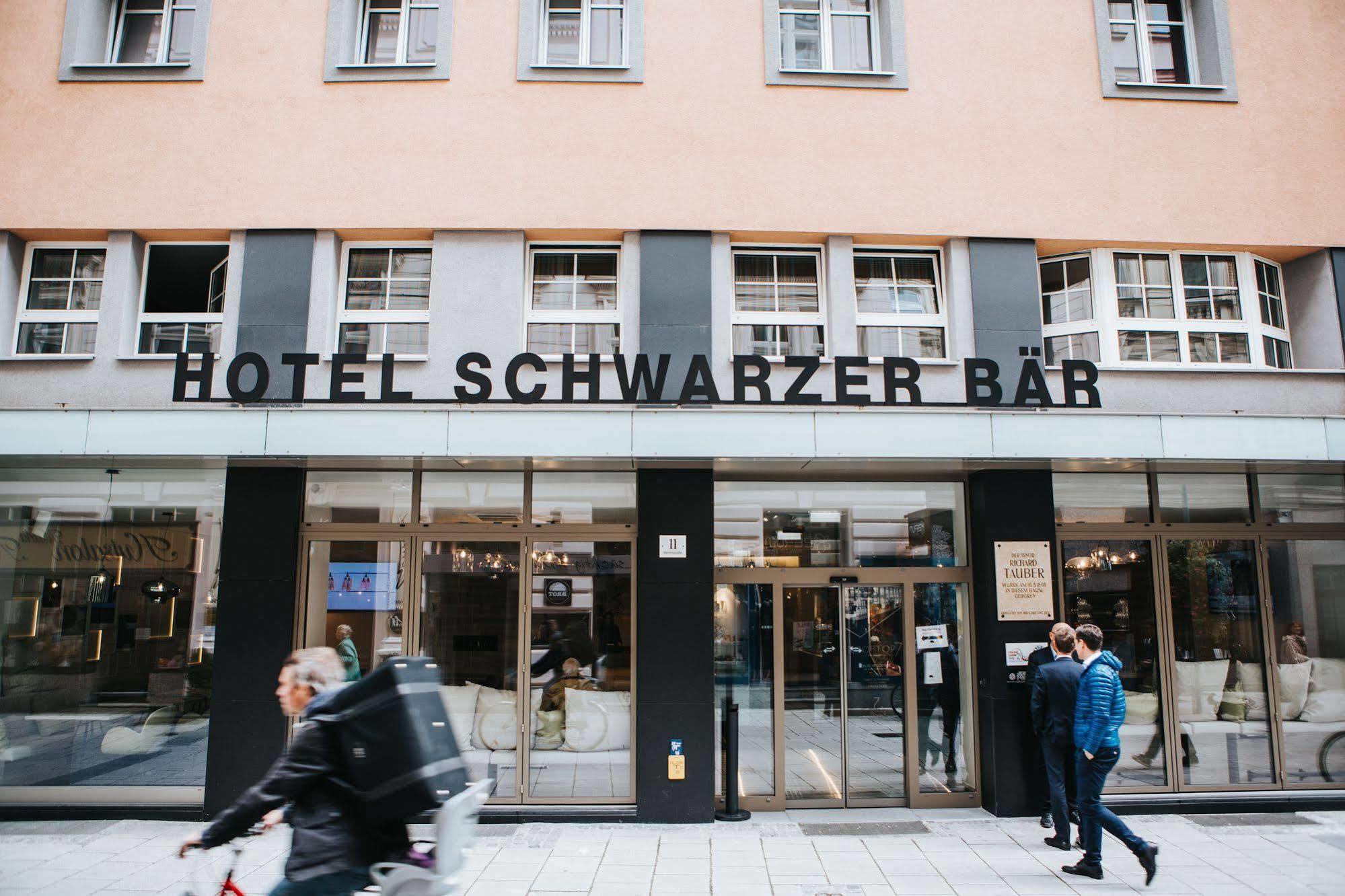 Schwarzer Baer Linz